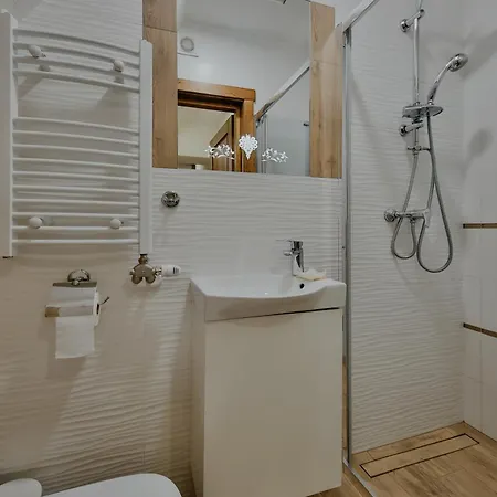 Goralski Styl - Jacuzzi, Sauna, Goralska Goscinnosc Bukowina Tatrzańska