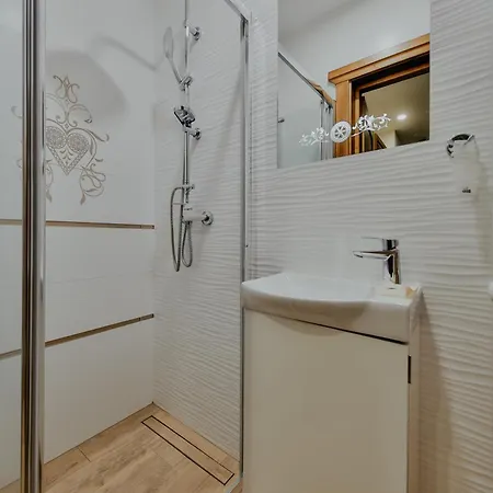 Góralski Styl - Jacuzzi, Sauna, Alojamento de Acomodação e Pequeno-almoço