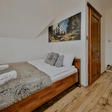 Goralski Styl - Jacuzzi, Sauna, Goralska Goscinnosc Bed & Breakfast Bukowina Tatrzańska