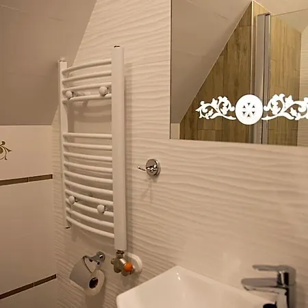 Bed & Breakfast Goralski Styl - Jacuzzi, Sauna, Goralska Goscinnosc Bukowina Tatrzańska