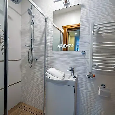 Goralski Styl - Jacuzzi, Sauna, Goralska Goscinnosc Bed & Breakfast