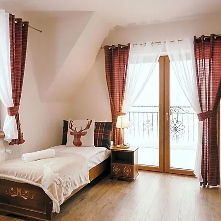 Goralski Styl - Jacuzzi, Sauna, Goralska Goscinnosc Bed & Breakfast 3*