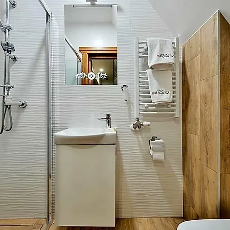 Bed & Breakfast Goralski Styl - Jacuzzi, Sauna, Goralska Goscinnosc Bukowina Tatrzańska